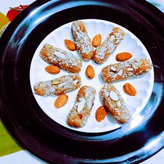 A picture of Tasty healthy dry fruit sweet potato roll.