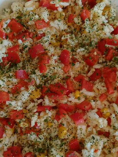 Una foto de Salad veguie de arroz y especias