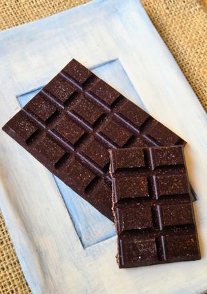Una foto de Chocolate helado con coco, endulzado con aminoácido glicina (endulzante funcional y natural) 🍫🥥