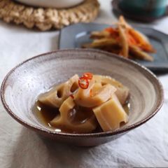 A picture of Fried lotus root with sweet vinegar.