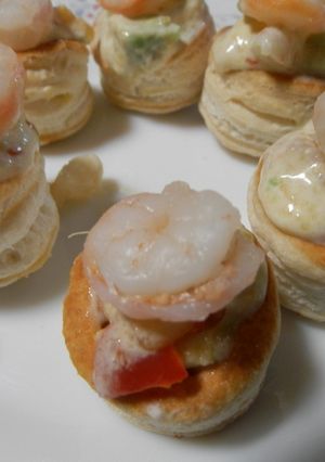 Foto principal de Mini volovanes de aguacate con gambas