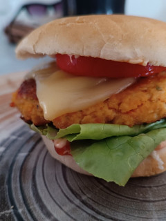 Una foto de Hamburguesas de garbanzos y calabaza 🎃🧡