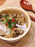 Bánh canh chân nấm củ cải khô