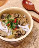 Bánh canh chân nấm củ cải khô