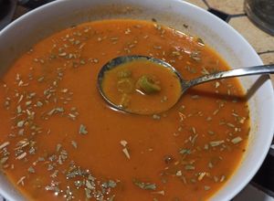 Una foto de Sopa de Aceitunas “María Félix”