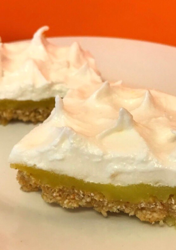 Una foto de Lemon pie LIGHT! Con base de avena Súper FÁCIL Y RÁPIDO! Al microondas 😍