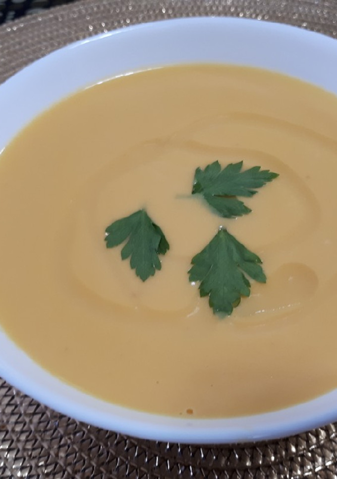 Una foto de Sopa crema de calabaza sin lactosa