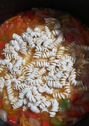 Una foto de Salteadito de fideos con verduras 🥕🍅🍜
