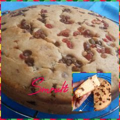 A picture of Eggless Tutti Frutti Choco Chips Cake.