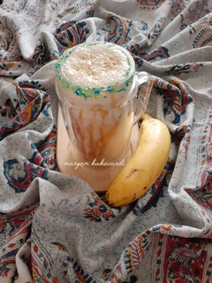 عکسی از دستور شیک موز🍌 و کره بادام زمینی