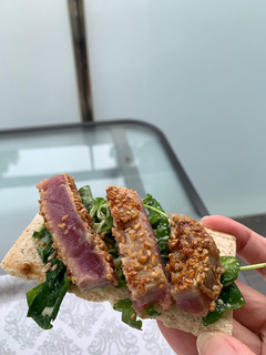 Una foto de Tosta de atún Teriyaki
