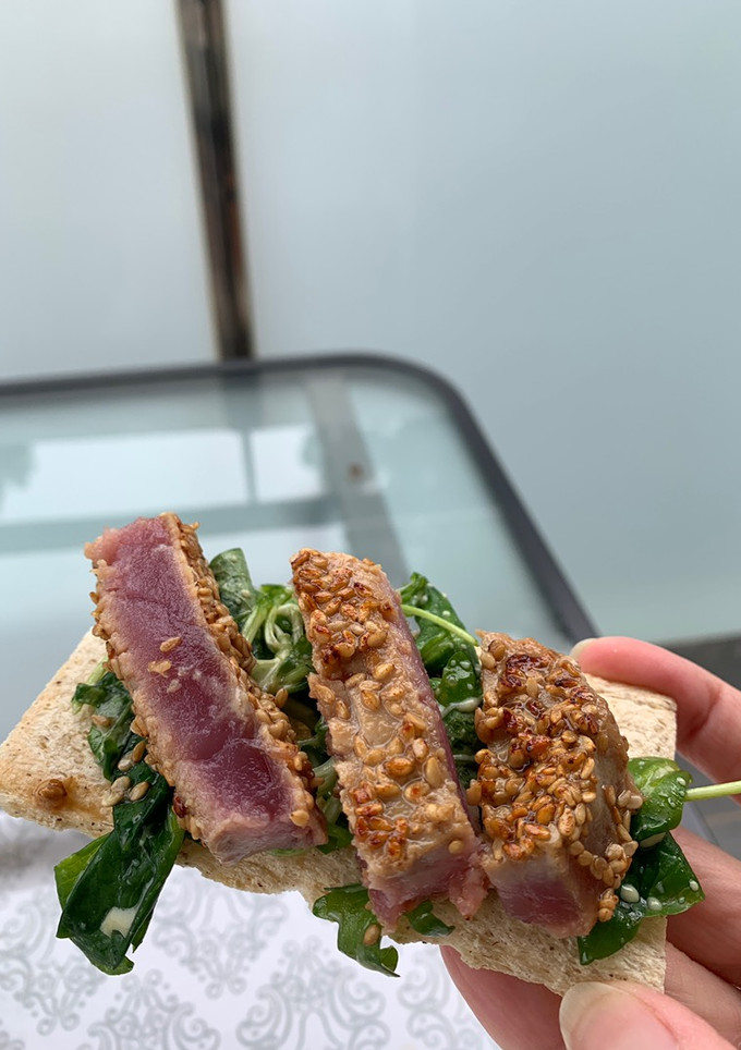 Una foto de Tosta de atún Teriyaki