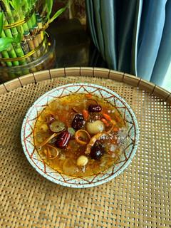 Hình của món Chè Dưỡng Nhan.
