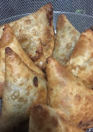 A picture of Vegetable Samosa.