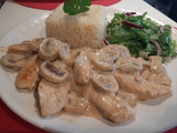 Pollo con natas y champiñones (Bifinhos con cogumelos)