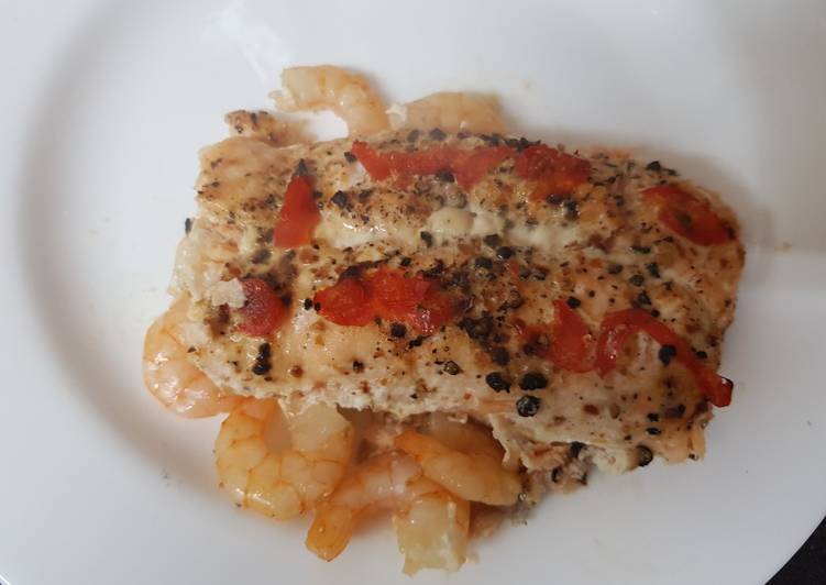 Recipe of Homemade My Chilli Garlic Salmon and king Prawn Bake