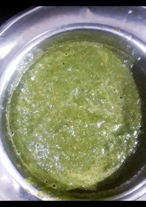 हरे धनिए की चटनी(hare dhaniye ki chatni recipe in hindi) रेसिपी मुख्य फोटो