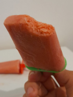 Una foto de Helado de frutilla saludable, 2 ingredientes