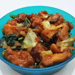A picture of Ayam Gobal-Gabul.