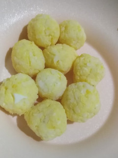 Foto resep Mpasi 10 bulan nasi + keju + kuning telur yampung