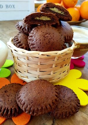 Foto di Biscotti al cioccolato con farcia di pistacchio