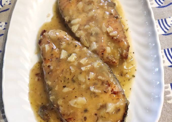 Salmon in White Sauce Recipe by Meme - Cookpad