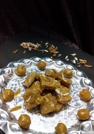सोंठ वाला गुड़ (Sonth wala gur recipe in Hindi) रेसिपी मुख्य फोटो