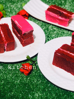 A picture of Red velvet cake.