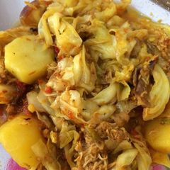 Potato with cabbage sauce A picture of Potato with cabbage sauce.