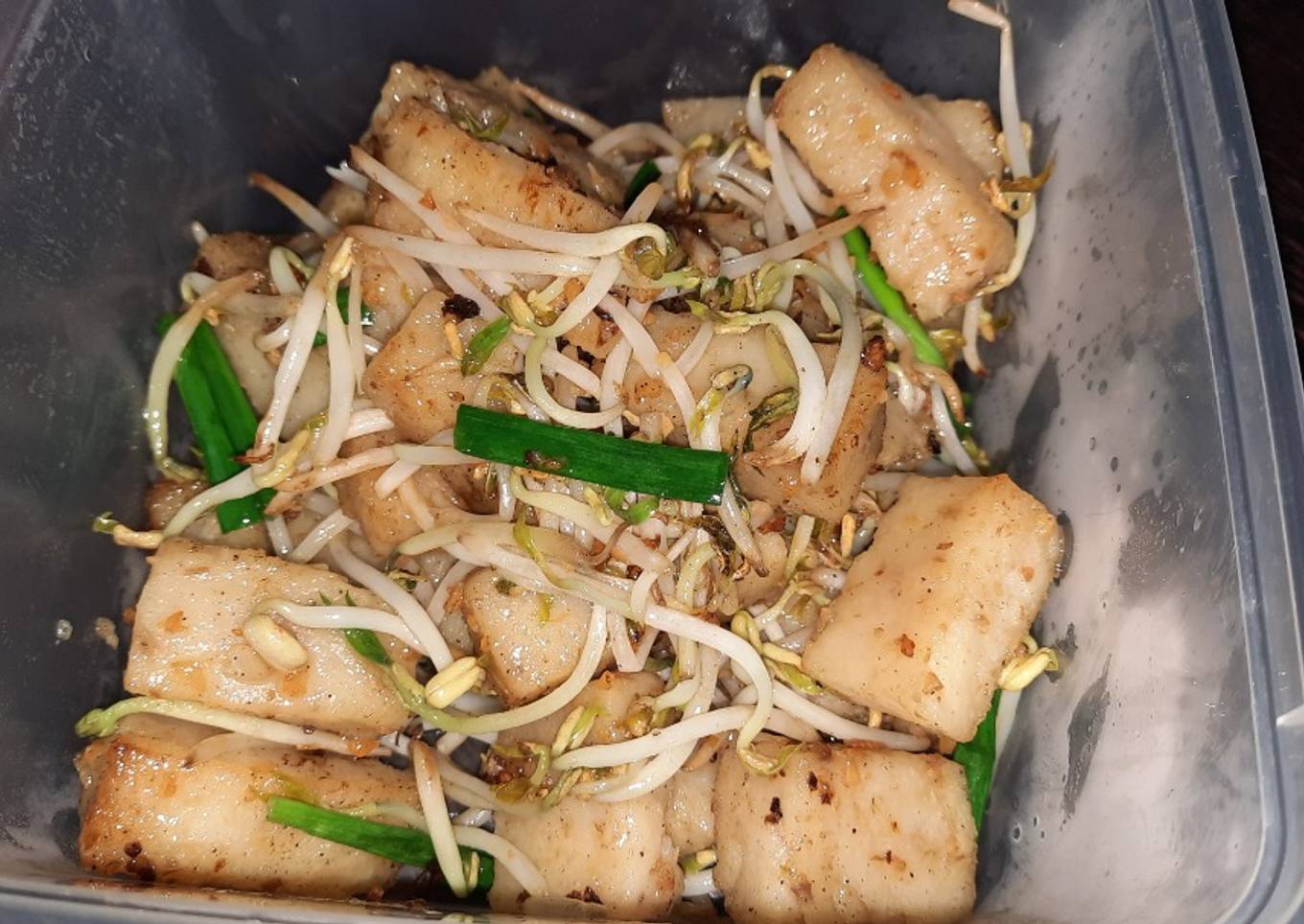 Kue lobak tumis taoge