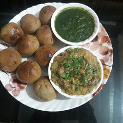 A picture of Litty bangan ka bharta dhania ki chutney.