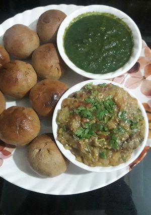 A picture of Litty bangan ka bharta dhania ki chutney.