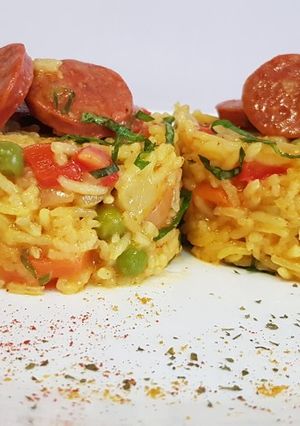 O poză a rețetei Orez spaniol cu cârnaț chorizo.