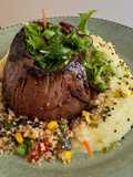 Medalhão de Carne com Puré de Batata, Cuscuz de Legumes