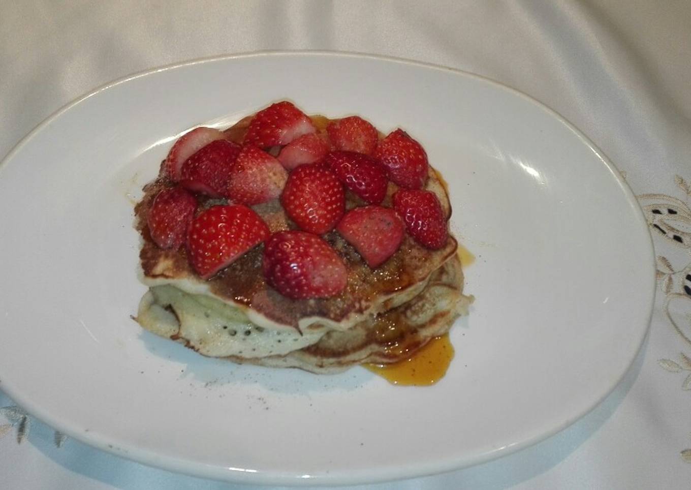 How to Make Ultimate Glorious Fluffy Banana and strawberry pancakes