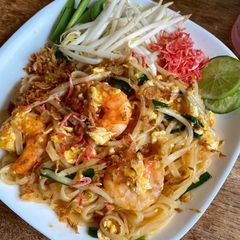A picture of Pad Thai.