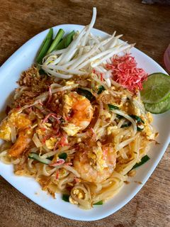 A picture of Pad Thai.