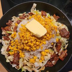 A picture of Pepper Lunch style mixed rice.