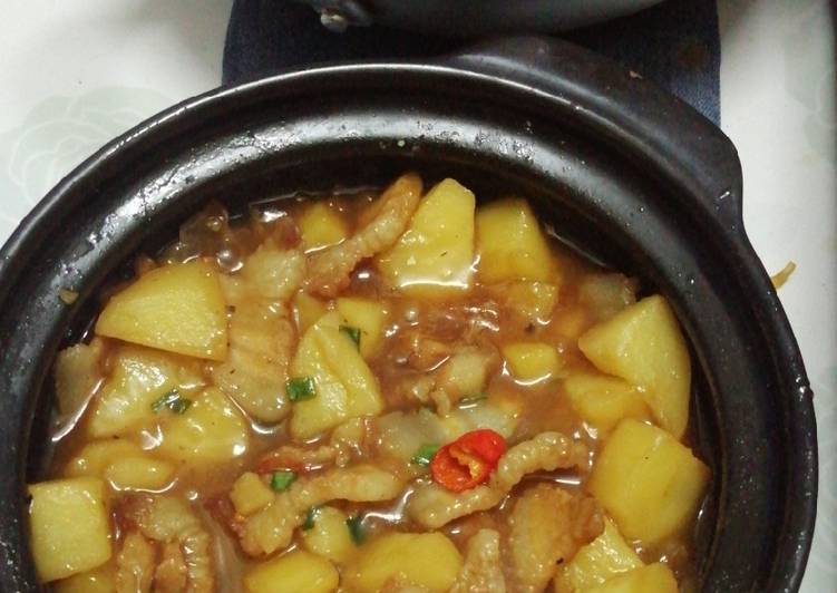 Thịt ba rọi kho khoai tây cực ngon. 🥔🥓