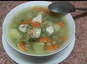Foto principal de Sopa rica de verduras con pollo /comida de Marruecos