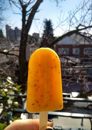 Una foto de Helado de naranja, mandarina y chía (apto bebe +6m) Vegano