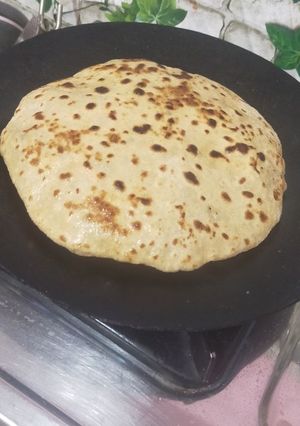A picture of Aloo ka paratha.