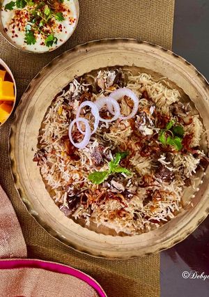 A picture of Mutton Yakhni Pilaf.