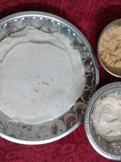 அரிசி மாவு ரொட்டியும் தேங்காய் சட்னியும் செய்முறை முக்கிய புகைப்படம்