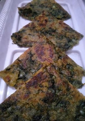 A picture of Bathua ka paratha.