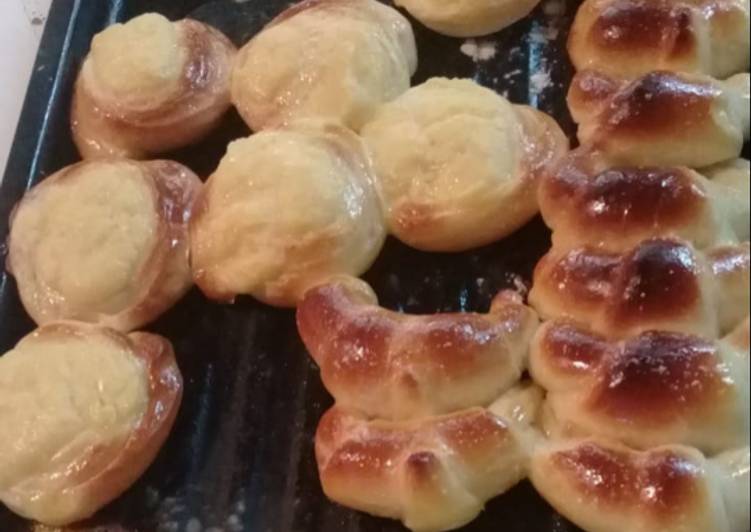 Medialunas (sirve para facturas de membrillo o crema pastelera)