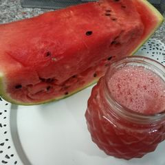 A picture of Watermelon lemonade.