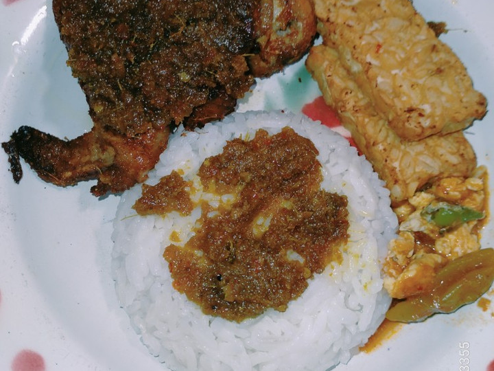 Resep Ayam Sambal Bumbu Hitam Madura Rumahan