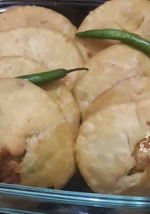 मूंग दाल की खस्ता कचोरी (Moong dal ki khasta kachori recipe in hindi) रेसिपी मुख्य फोटो
