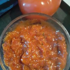 A picture of Pizza sauce (Tomatoes sauce).